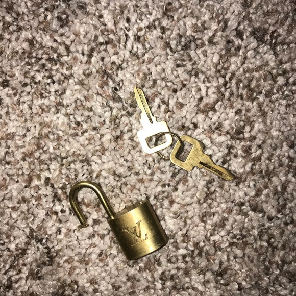 Authentic Louis Vuitton - Picture 5 of 5